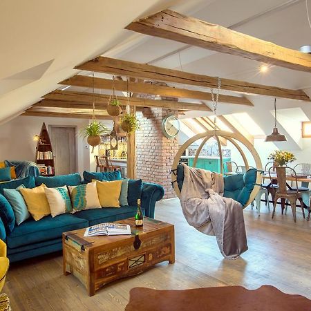 Bohemian Chic 2 Bedroom 2 Bathroom Loft With Hanging Chair Praag Buitenkant foto