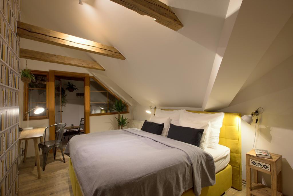 Bohemian Chic 2 Bedroom 2 Bathroom Loft With Hanging Chair Praag Buitenkant foto