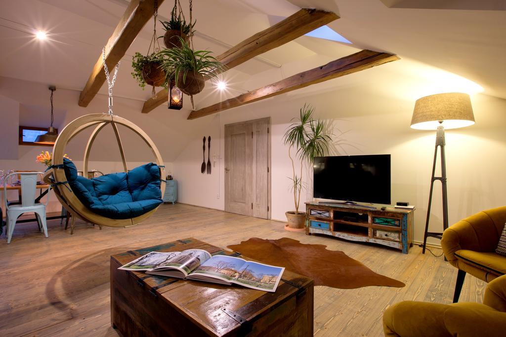 Bohemian Chic 2 Bedroom 2 Bathroom Loft With Hanging Chair Praag Buitenkant foto